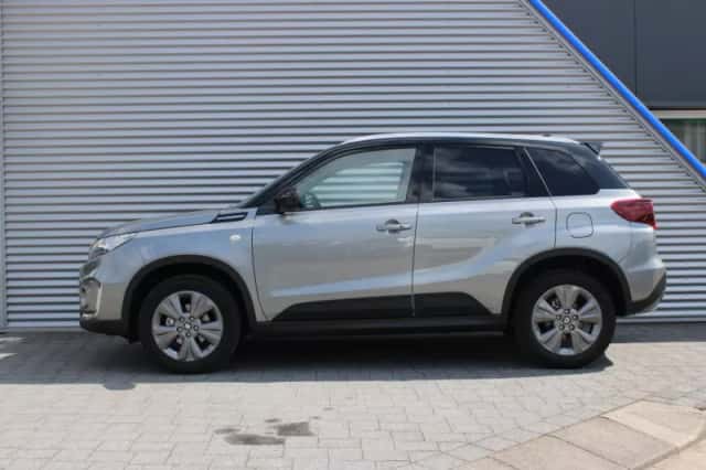 Suzuki Vitara (2023) thumbnail 2