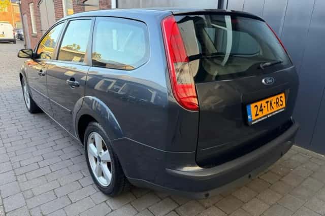 Ford Focus (2006) thumbnail 2