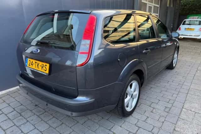 Ford Focus (2006) thumbnail 4