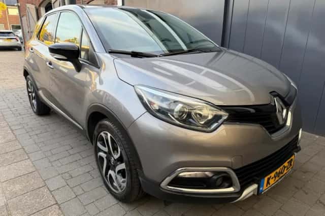 Renault Captur (2016) thumbnail 2