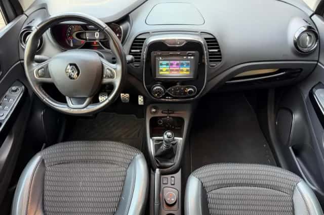 Renault Captur (2016) thumbnail 4