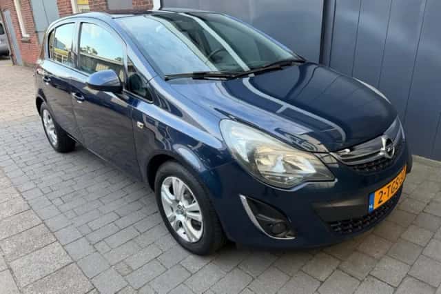 Opel Corsa (2014) thumbnail 3