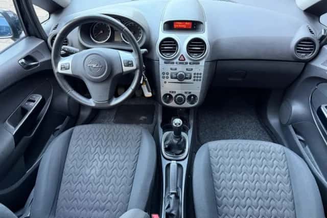 Opel Corsa (2014) thumbnail 5