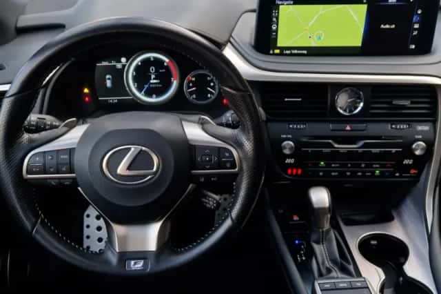 Lexus RX (2021) thumbnail 5
