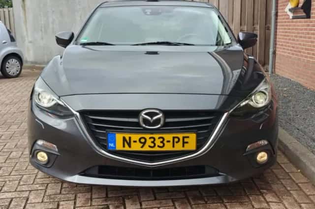 Mazda 3 (2017) thumbnail 4