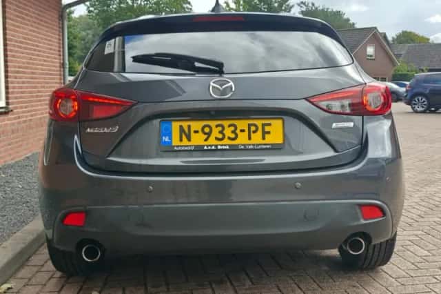 Mazda 3 (2017) thumbnail 6