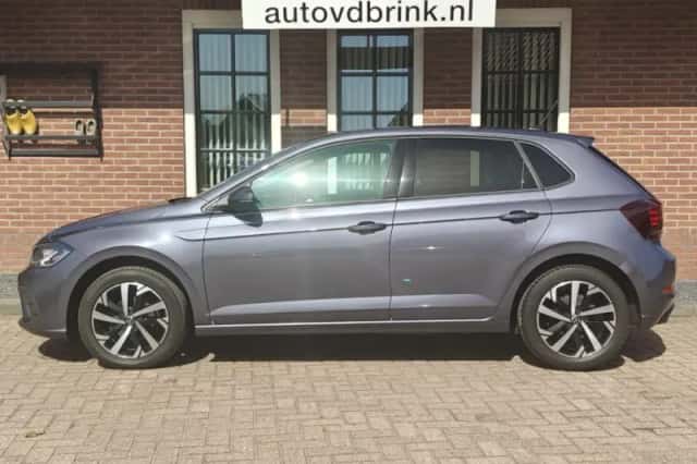 Volkswagen Polo (2023) thumbnail 2