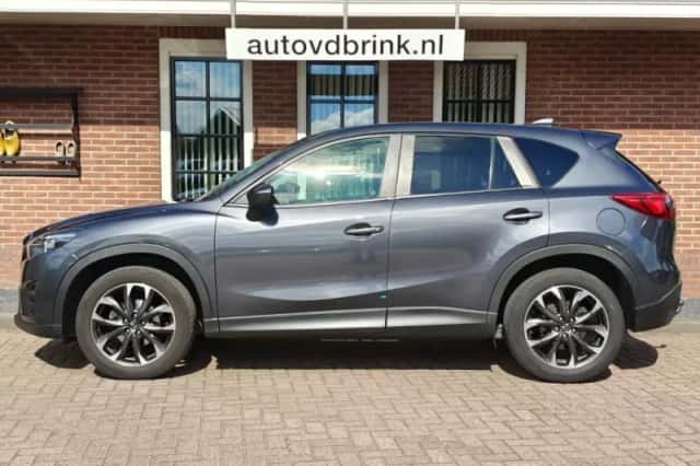 Mazda CX-5 (2017) thumbnail 2
