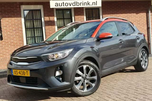 Kia Stonic (2019) thumbnail 1