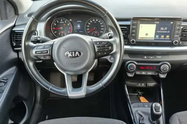 Kia Stonic (2019) thumbnail 5