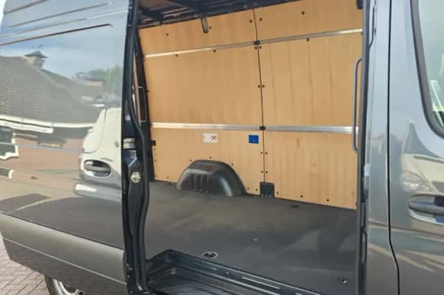 Mercedes-Benz Sprinter (2024) thumbnail 6