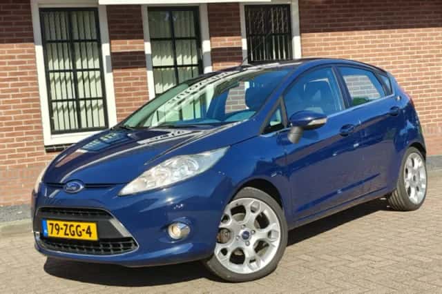 Ford Fiesta (2012) thumbnail 1