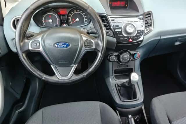 Ford Fiesta (2012) thumbnail 5