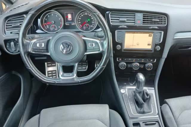 Volkswagen Golf (2016) thumbnail 5