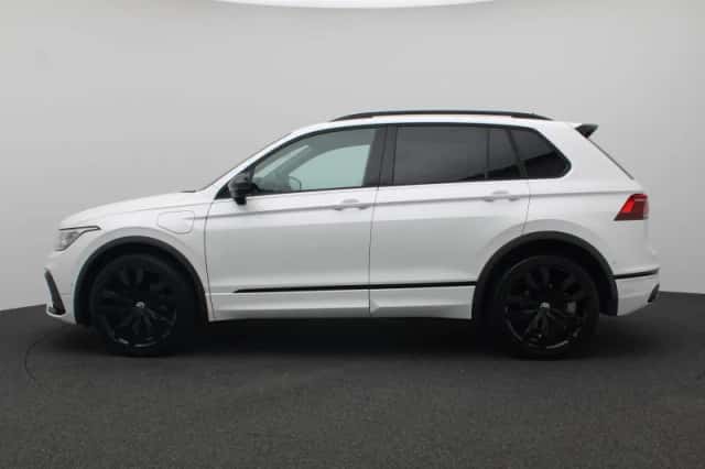 Volkswagen Tiguan (2023) thumbnail 2