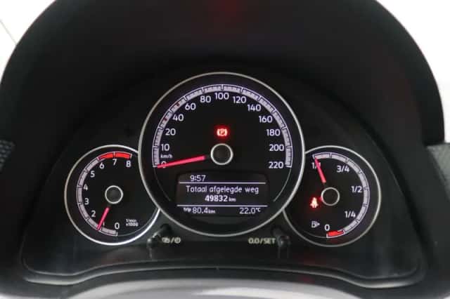 Volkswagen Up! (2023) thumbnail 6