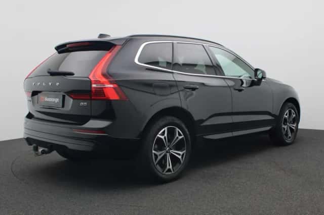 Volvo XC60 (2022) thumbnail 3
