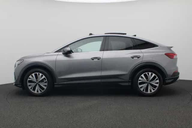 Audi Q4 e-tron (2023) thumbnail 2