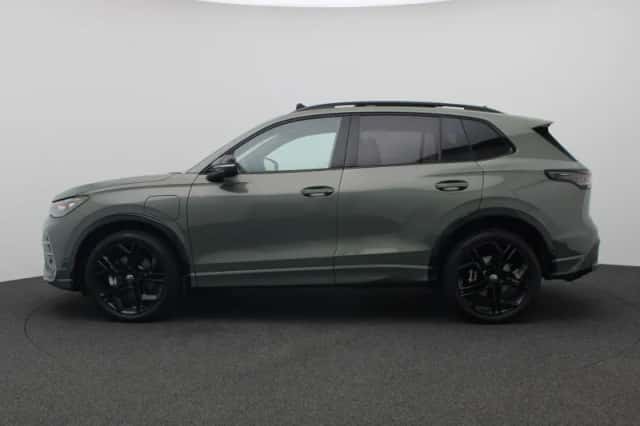 Volkswagen Tiguan (2025) thumbnail 2