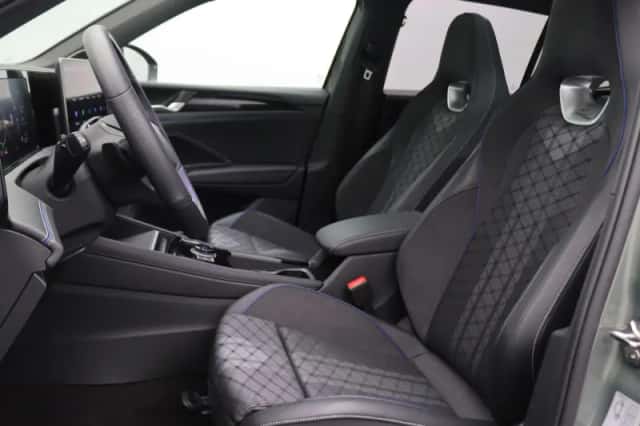 Volkswagen Tiguan (2025) thumbnail 5