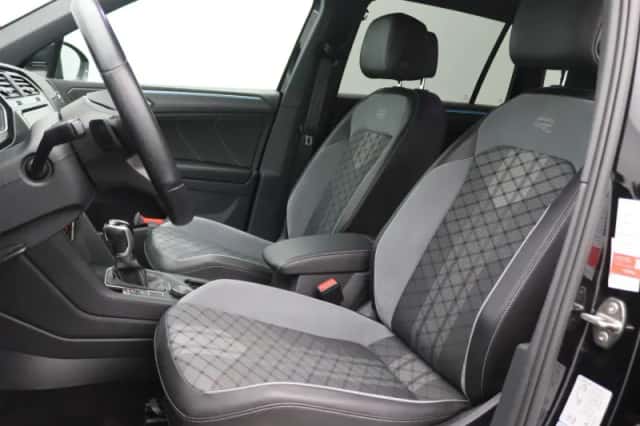 Volkswagen Tiguan (2021) thumbnail 5