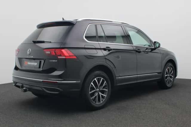 Volkswagen Tiguan (2022) thumbnail 3