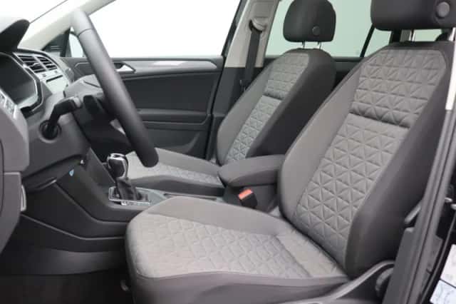 Volkswagen Tiguan (2022) thumbnail 5
