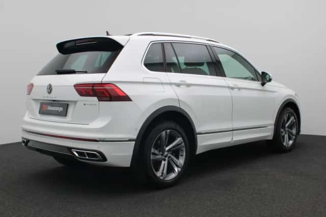 Volkswagen Tiguan (2023) thumbnail 3