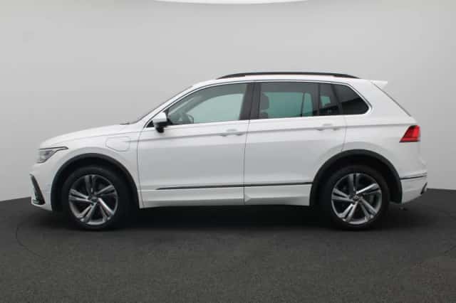 Volkswagen Tiguan (2023) thumbnail 2