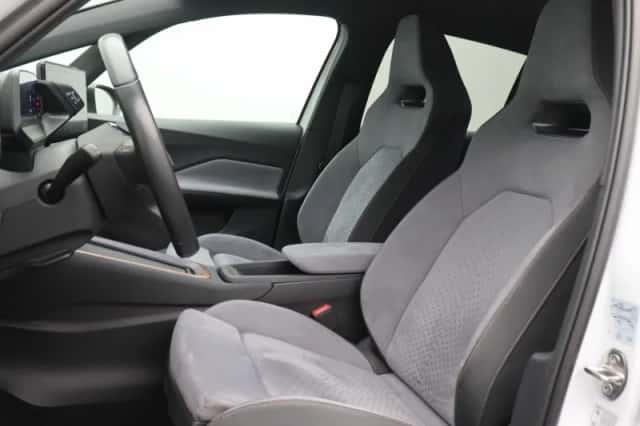 CUPRA Born (2024) thumbnail 5