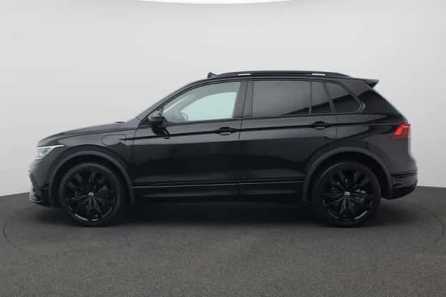 Volkswagen Tiguan (2023) thumbnail 2