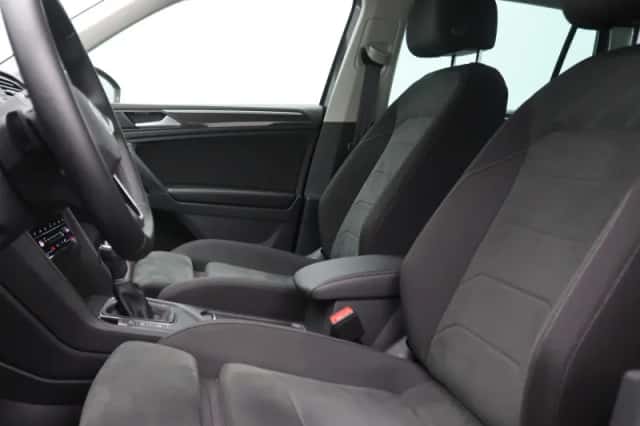 Volkswagen Tiguan (2022) thumbnail 5