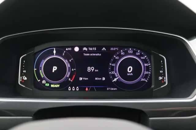 Volkswagen Tiguan (2022) thumbnail 6