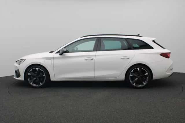CUPRA Leon Sportstourer (2023) thumbnail 2