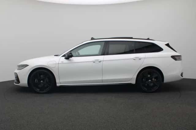Volkswagen Passat (2026) thumbnail 2