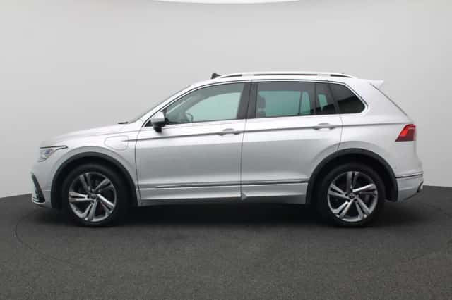 Volkswagen Tiguan (2021) thumbnail 2