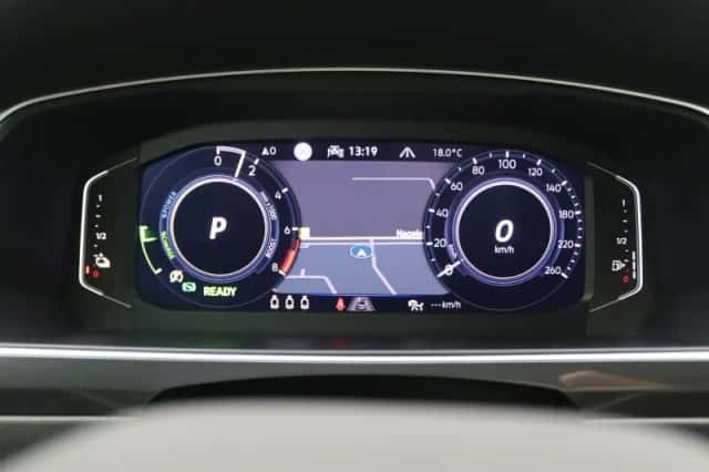 Volkswagen Tiguan (2021) thumbnail 6