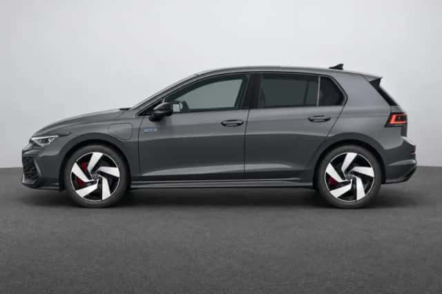 Volkswagen Golf (2026) thumbnail 2