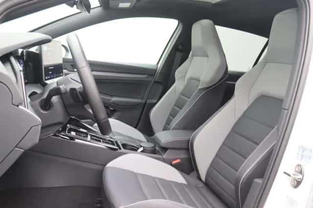 Volkswagen Golf (2026) thumbnail 5