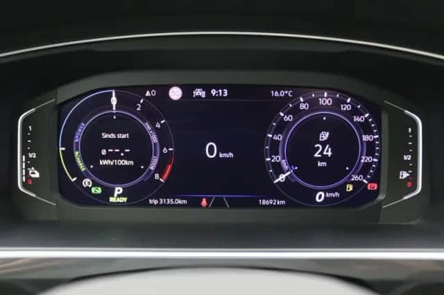 Volkswagen Tiguan (2022) thumbnail 6
