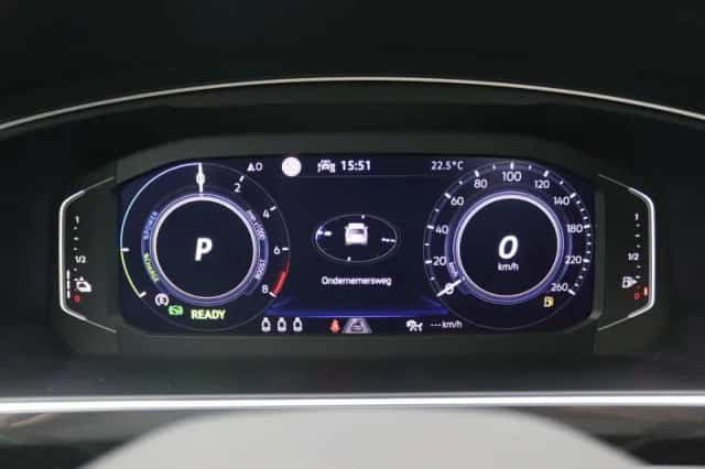 Volkswagen Tiguan (2022) thumbnail 6