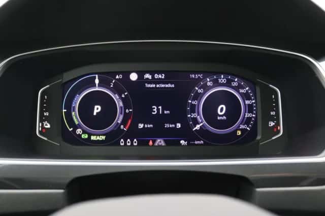 Volkswagen Tiguan (2022) thumbnail 6