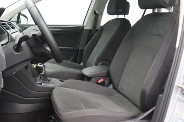 Volkswagen Tiguan (2022) thumbnail 5