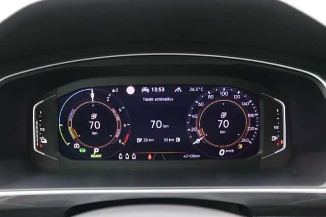 Volkswagen Tiguan (2022) thumbnail 6