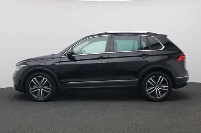 Volkswagen Tiguan (2022) thumbnail 2