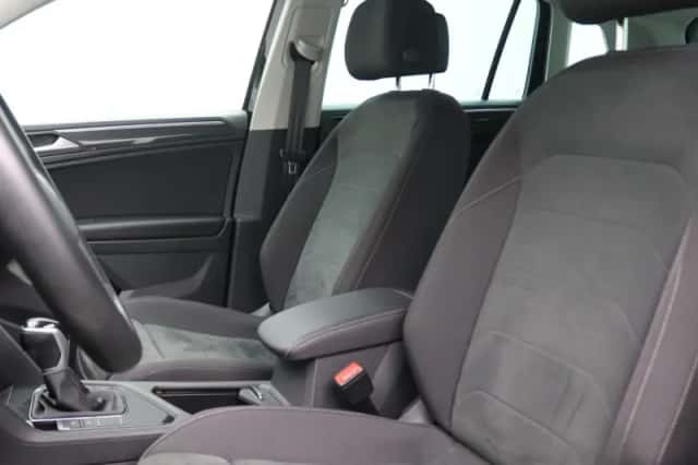 Volkswagen Tiguan (2022) thumbnail 5