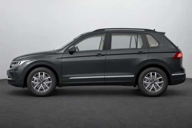 Volkswagen Tiguan (2022) thumbnail 2