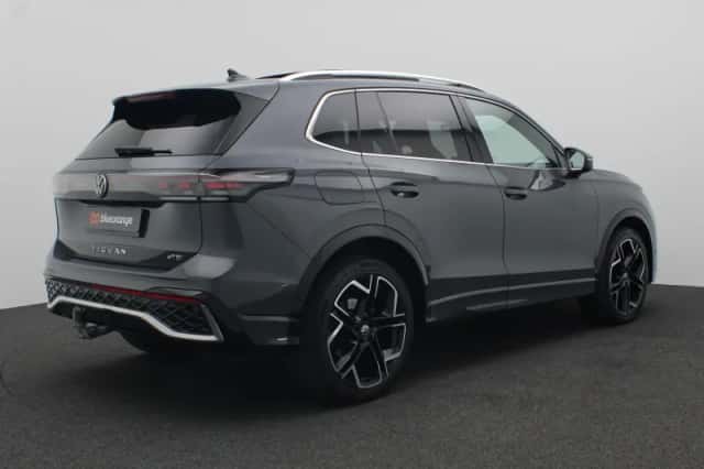 Volkswagen Tiguan (2024) thumbnail 3