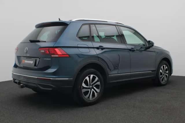 Volkswagen Tiguan (2023) thumbnail 3
