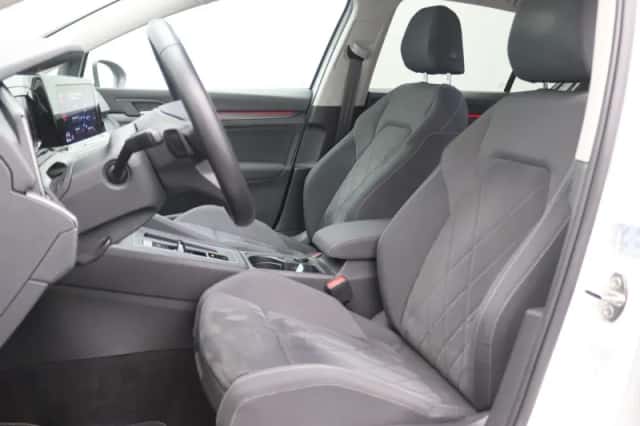 Volkswagen Golf (2020) thumbnail 5